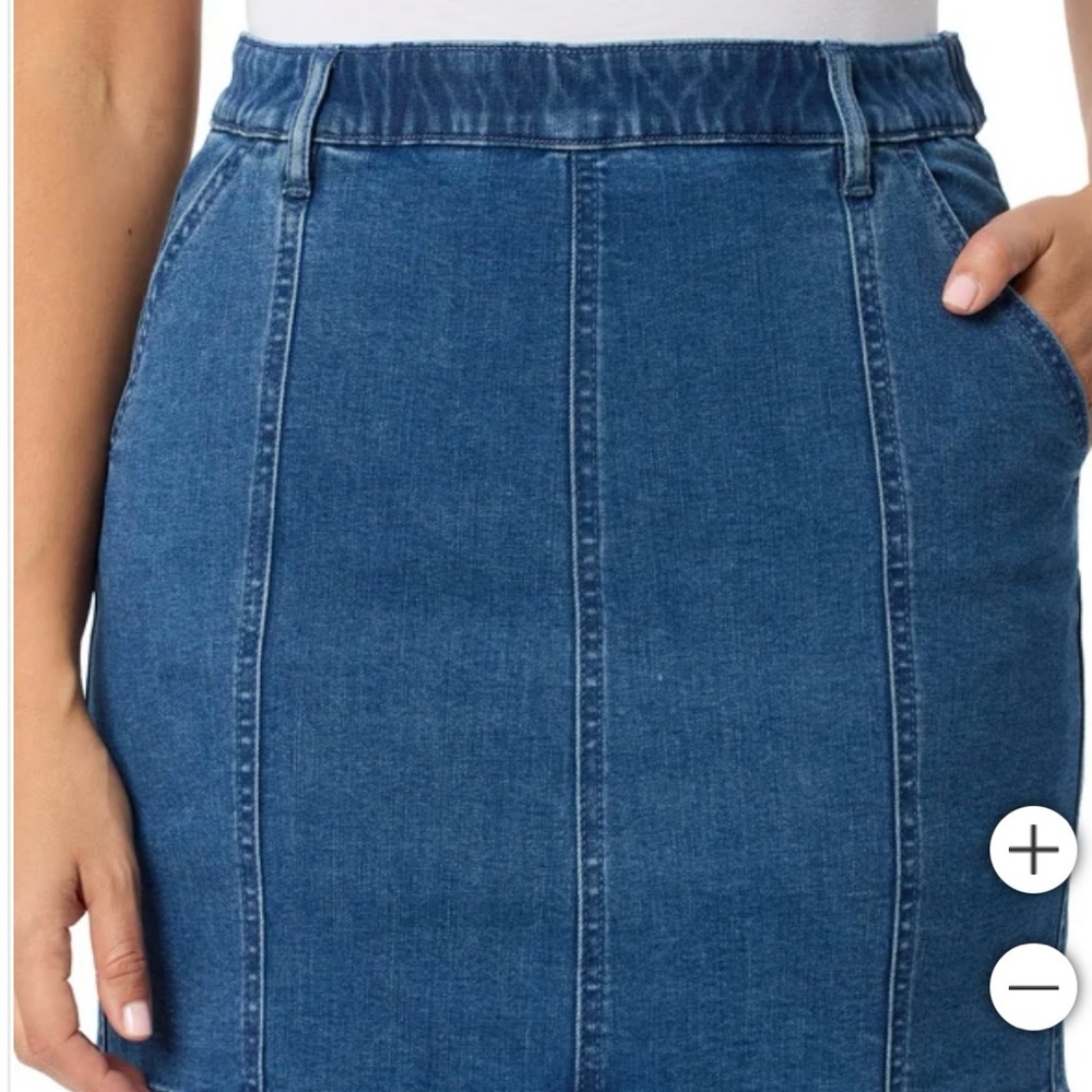 Briggs Women's Denim Skort - Picture 3 of 13